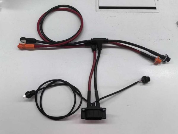 LIVOLTEK Subassembly to connect 2 AC coupled battery to HP1