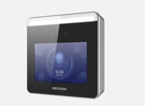 Terminal access control cu face recognition Hikvision DS-K1T331, alerta de