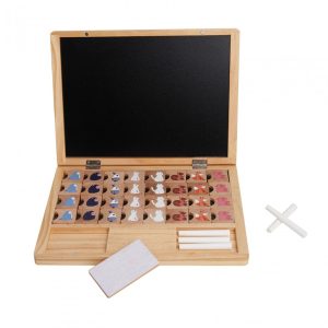 TABLA DIN LEMN CU 39 DE PIESE, MOMKI